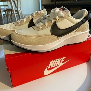 Nike Waffle Debut Trainers - Womens 8.5